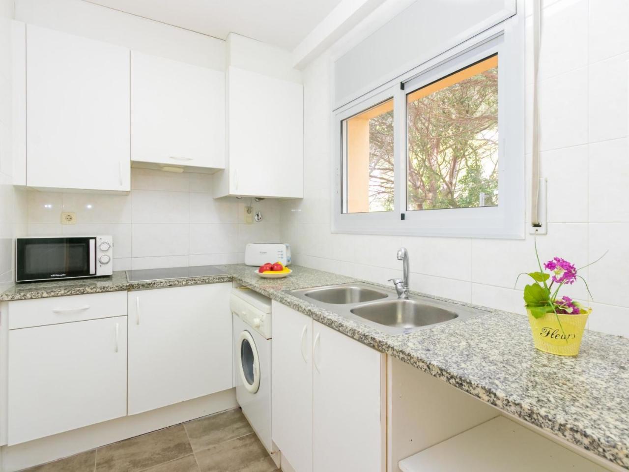 Apartment Velazquez-4 By Interhome Roses Exterior foto